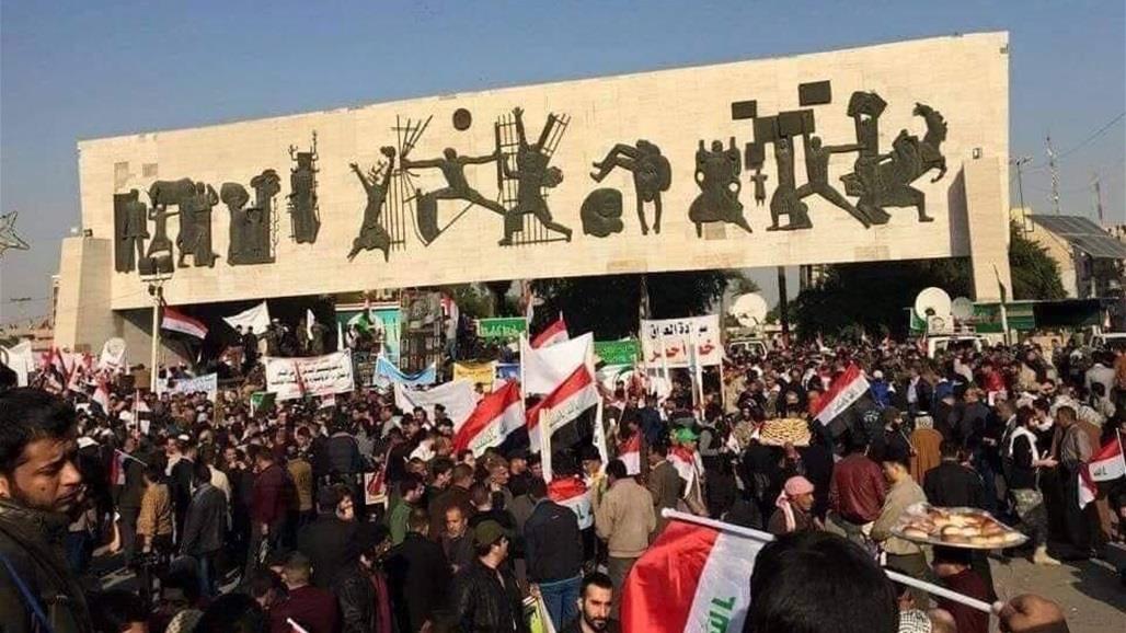 الصدريون يتوافدون الى ساحة التحرير وسط العاصمة بغداد