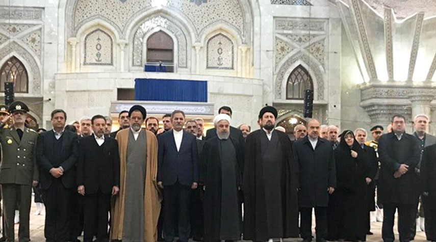 الرئيس روحاني يزور مرقد الامام الخميني (رض)