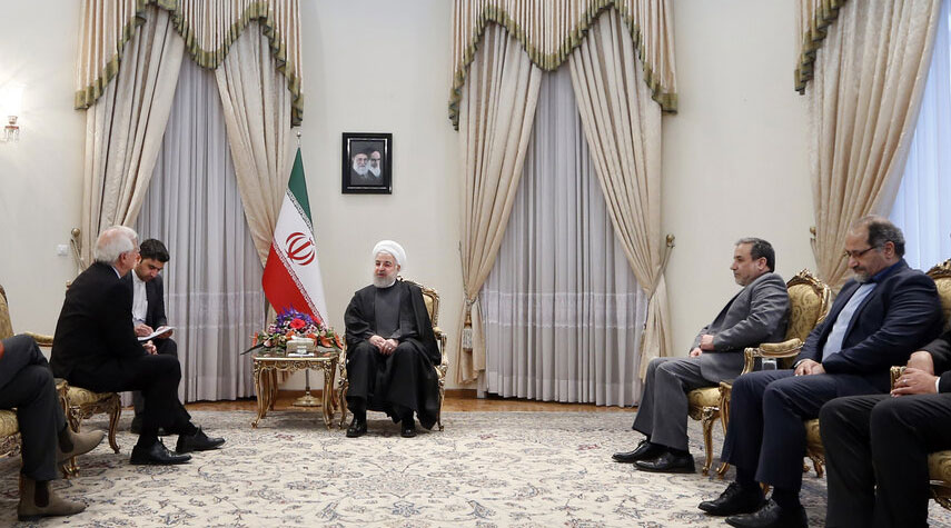 الرئيس الايراني يؤكد ان سياسات واشنطن ازاء المنطقة محكومة بالفشل