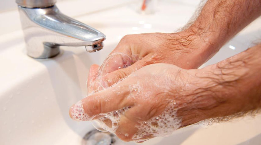غسل اليدين بطريقة صحيحة يحمي من فيروس كورونا 