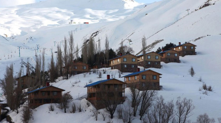 مئات القرى محاصرة بالثلوج شمال غرب ايران