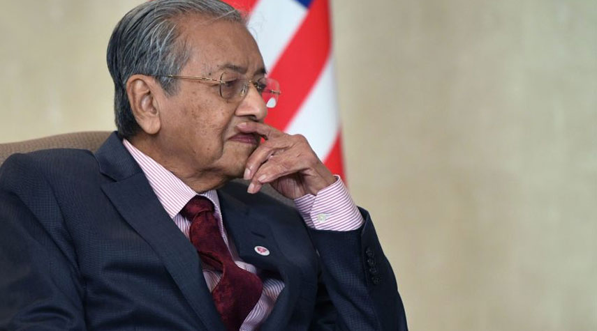 رئيس الحكومة الماليزية يطالب ترامب بالاستقالة