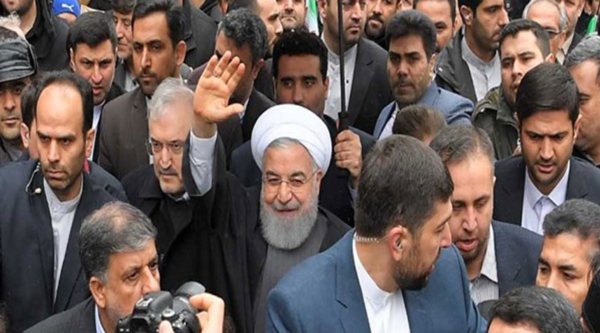 الرئيس الايراني: مشاركة الشعب في مسيرات ذكرى الثورة أفضل رد على الطغاة