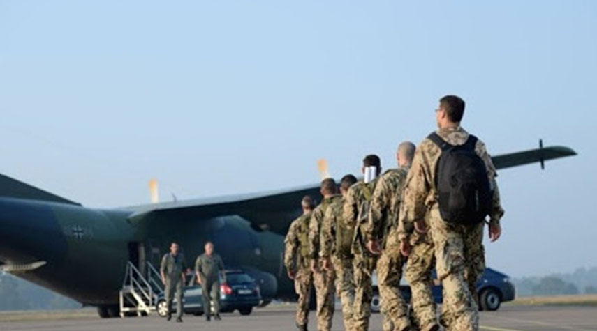 الناتو يؤكد استمرار تعليق عمله في العراق