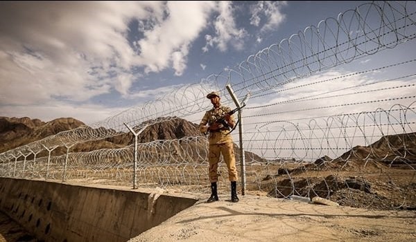 استشهاد جندي ايراني على حدود أفغانستان 