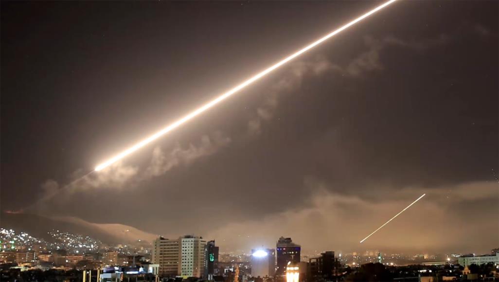 سوريا تتصدى لصواريخ إسرائيلية استهدفت العاصمة