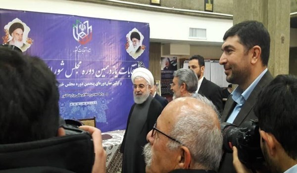 الرئيس الايراني: يوم الانتخابات يوم فخر آخر في تاريخ الثورة