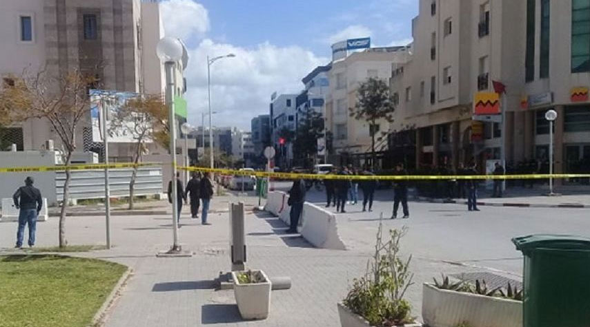 انتحاري يفجر نفسه قرب السفارة الأمريكية في تونس