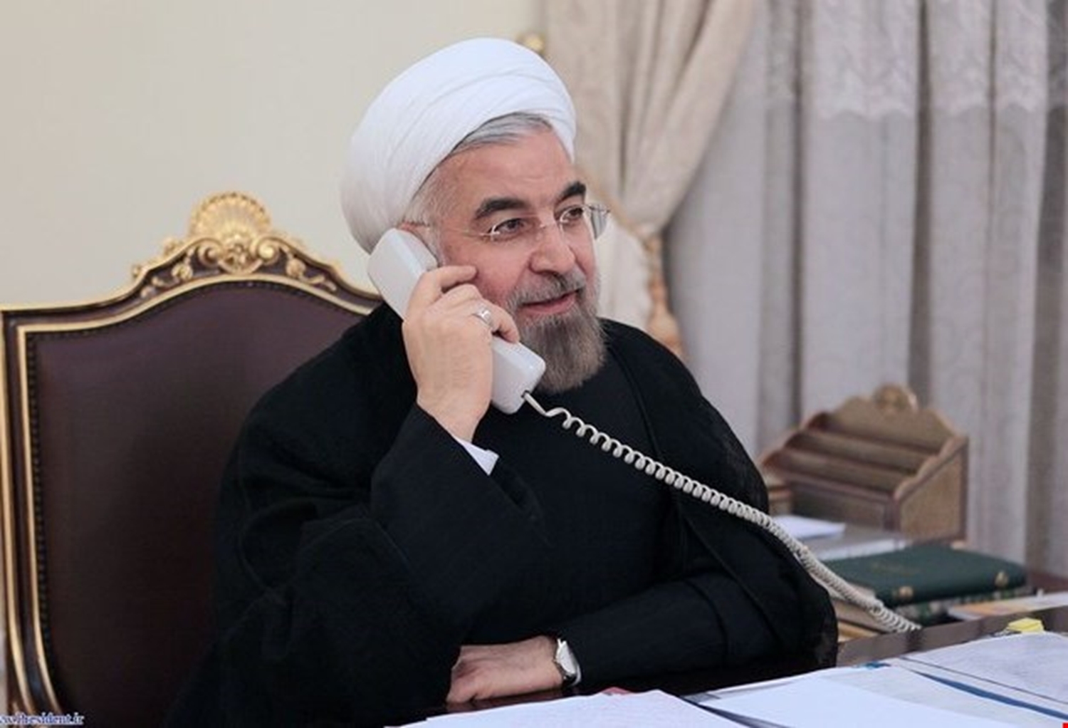 الرئيس روحاني يدعو الجميع للحد من تداعيات كورونا