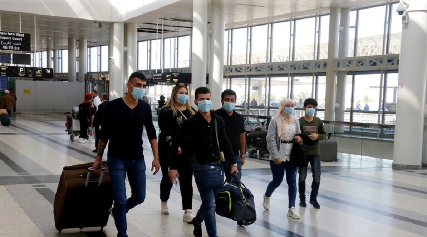 سوريون عالقون في مطار بيروت... ممنوعون من دخول بلادهم