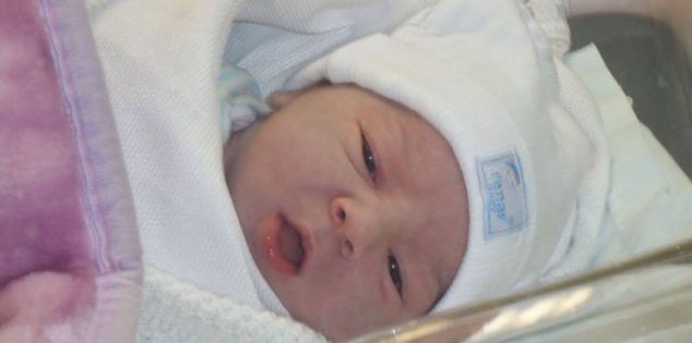 أول مولود عربي من أم مصابة بكورونا