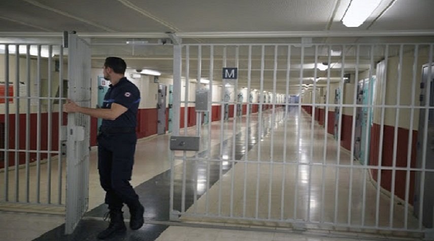 رويترز: فيروس كورونا ينتشر داخل السجون الأميركية