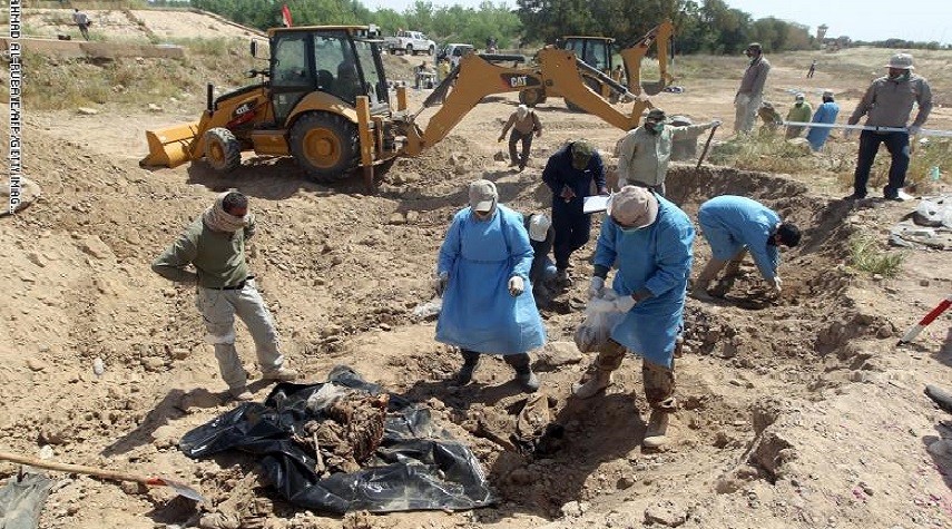 العراق... العثور على مقبرة جماعية تضم رفات أعدمهم داعش