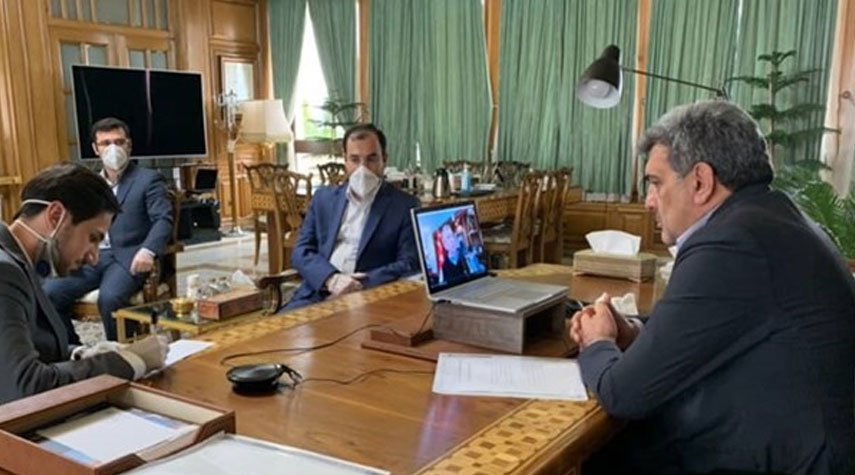 عمدة طهران يجري محادثات مع نظيره التركي عبر "الفيديو كونفرانس"