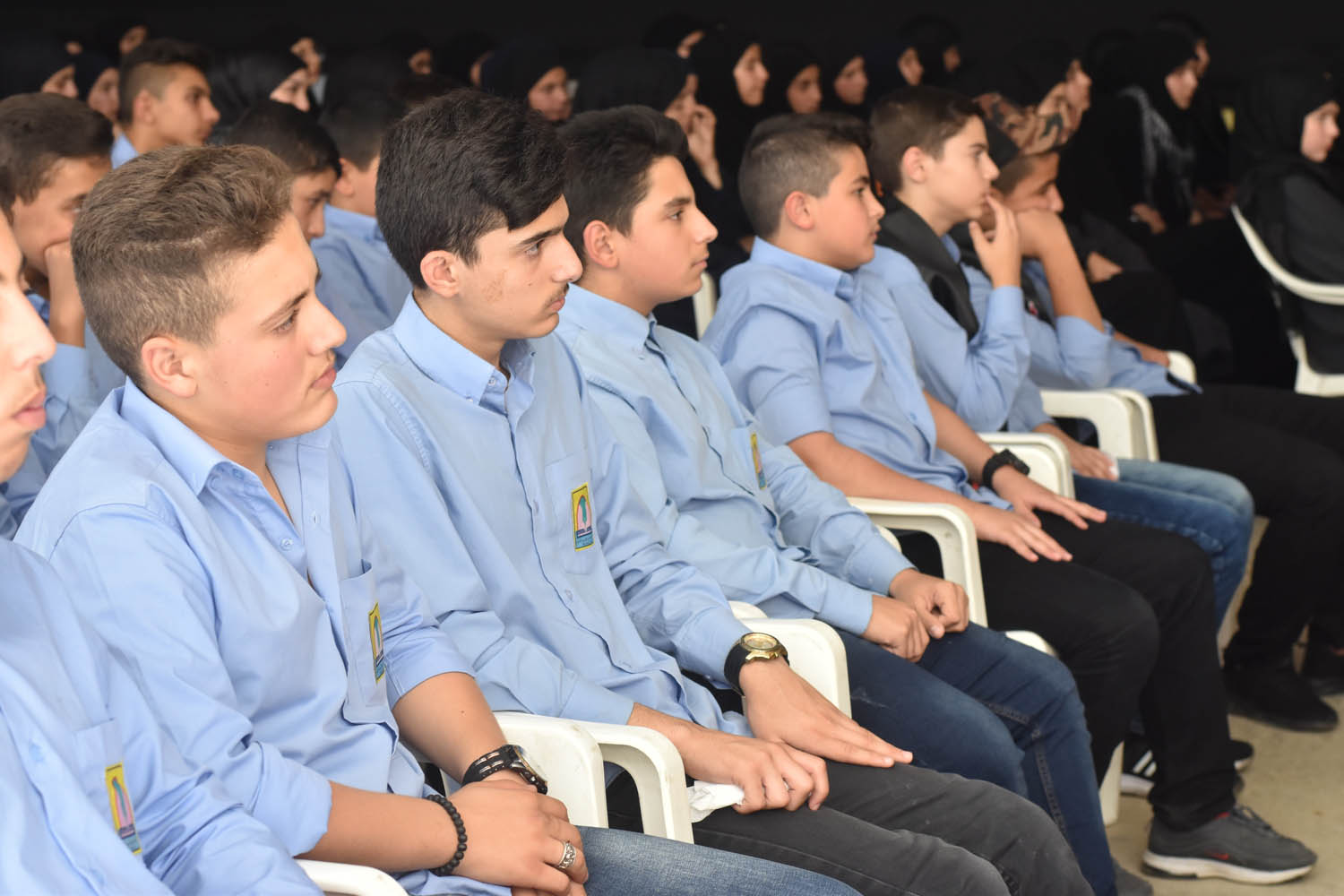 ماذا كان رد الامام الخامنئي على رسائل طلبة مدارس المهدي في لبنان؟