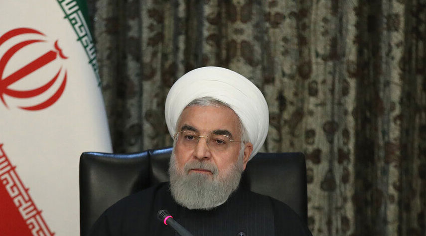 روحاني يؤكد رغبة الحكومة في استئناف زيارات المراقد المقدسة