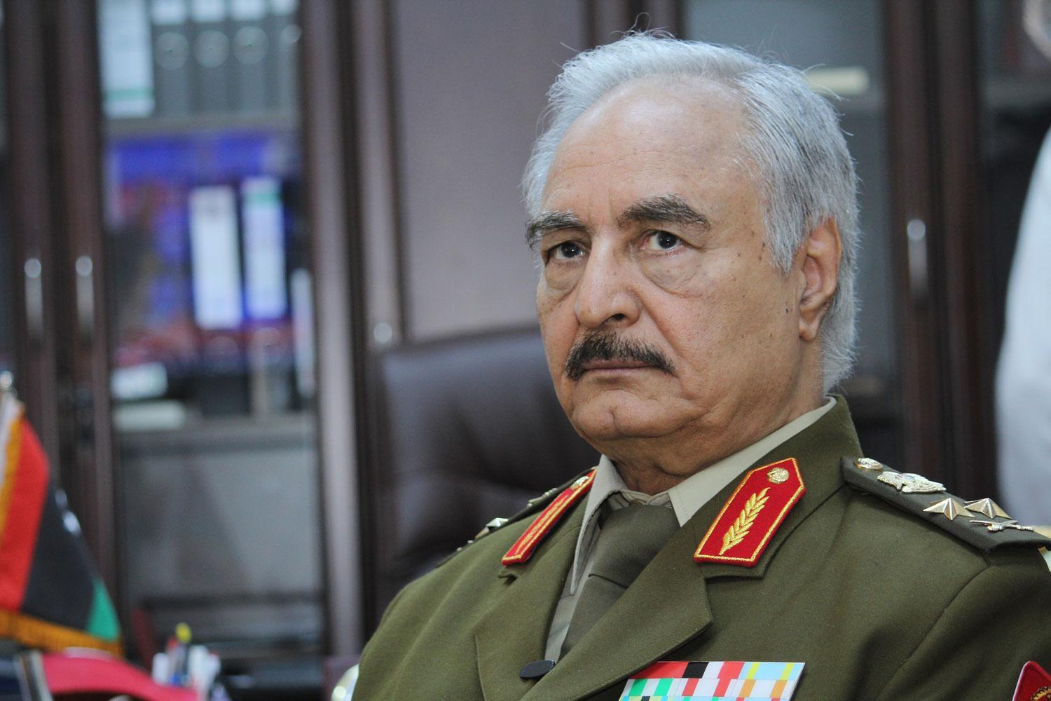 إعلان حفتر نفسه حاكماً لليبيا انتحار سياسي