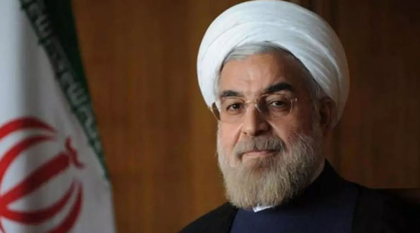 الرئيس روحاني يشيد بجهود وتضحيات العمال الايرانيين
