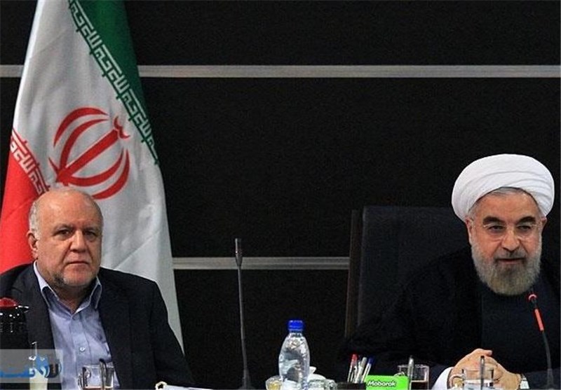 الرئيس روحاني يدعو لتفعيل الشركات النفطية في البورصة