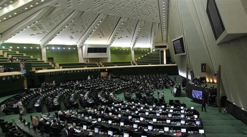 البرلمان الإيراني الحالي سيوقف عمله في 26 مايو
