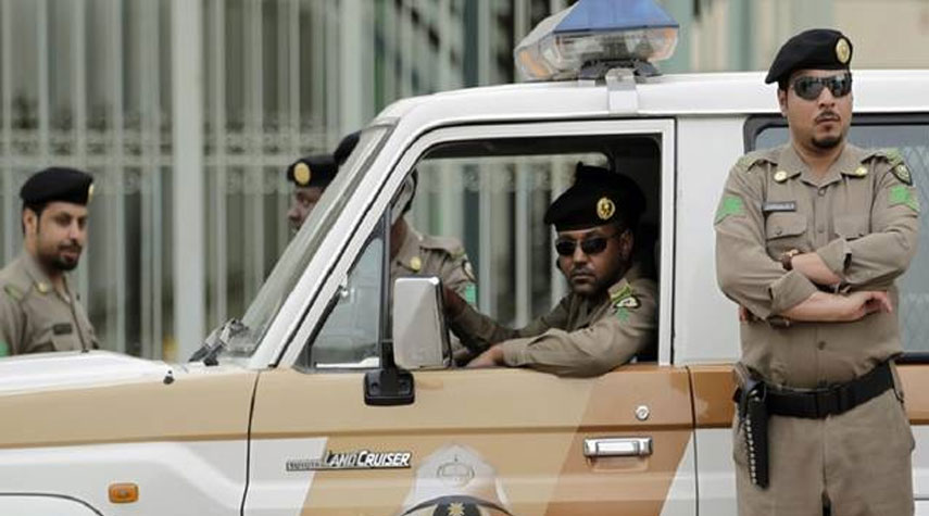 اعتقال شبكة للإتجار بالبشر في المدينة المنورة بالسعودية