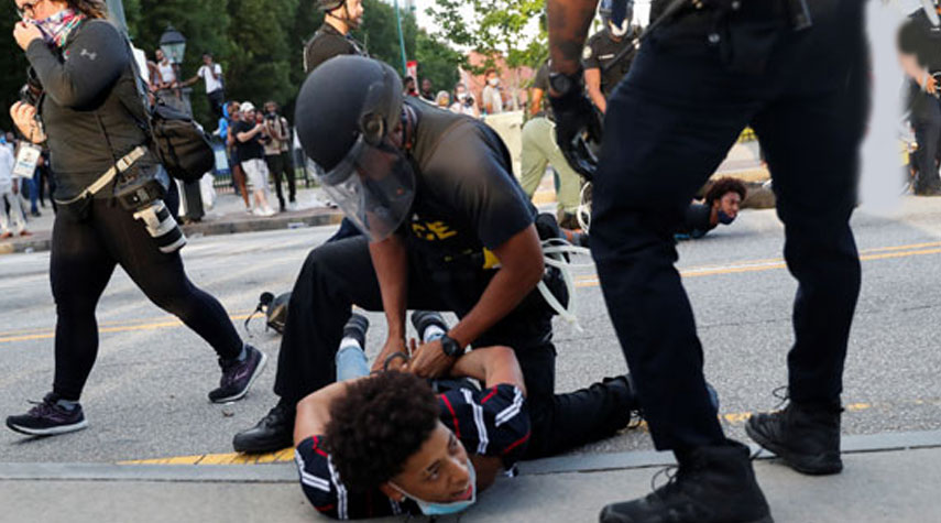 اعتقال نحو 1400 متظاهرا في 17 ولاية امريكية 