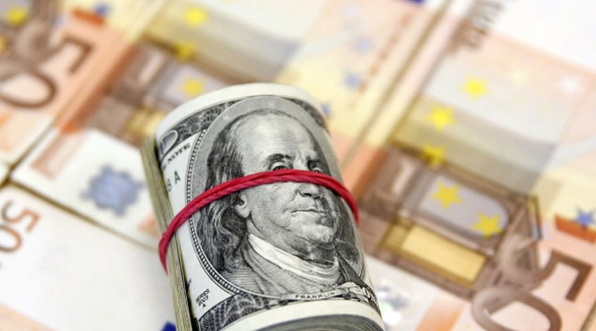 هل يمكن أن يتجه العالم لإنهاء هيمنة الدولار؟
