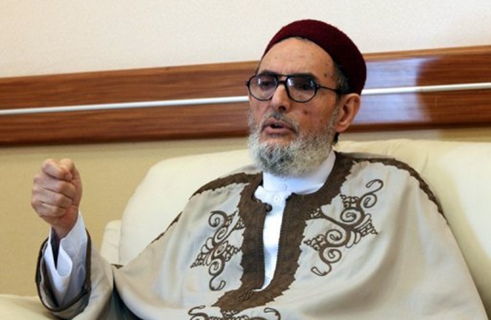 مفتي ليبيا يحرّم شراء السلع من الإمارات والأردن ومصر
