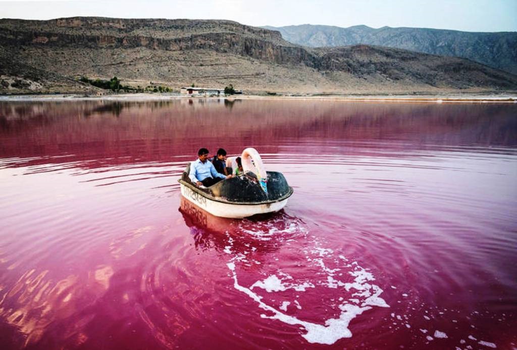 مَهارلو.. البحيرة الوردية 