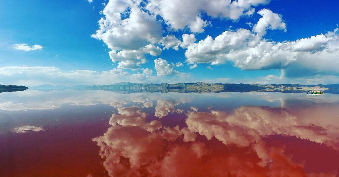 بالصور.. بحيرة مهارلو الوردية