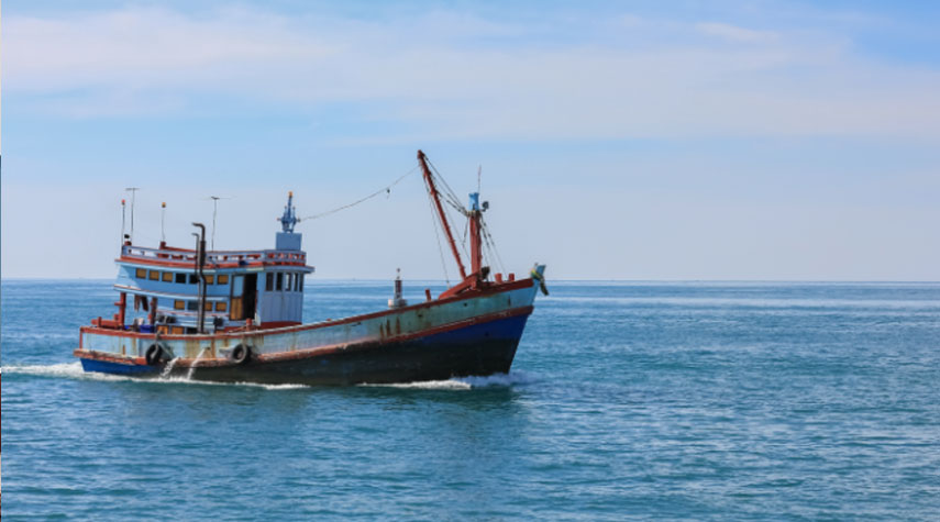 توقيف سفينة صيد ترولة في جنوب ايران