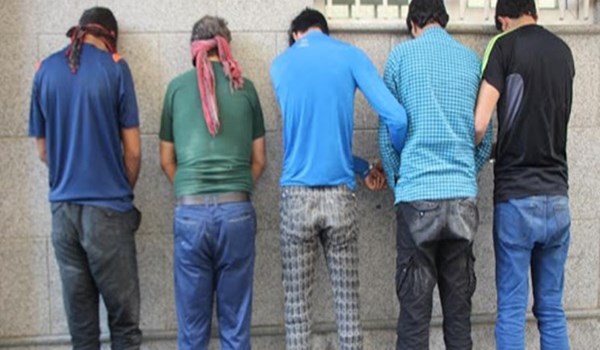 اعتقال 5 من زعماء عصابة لتهريب المخدرات جنوب ايران