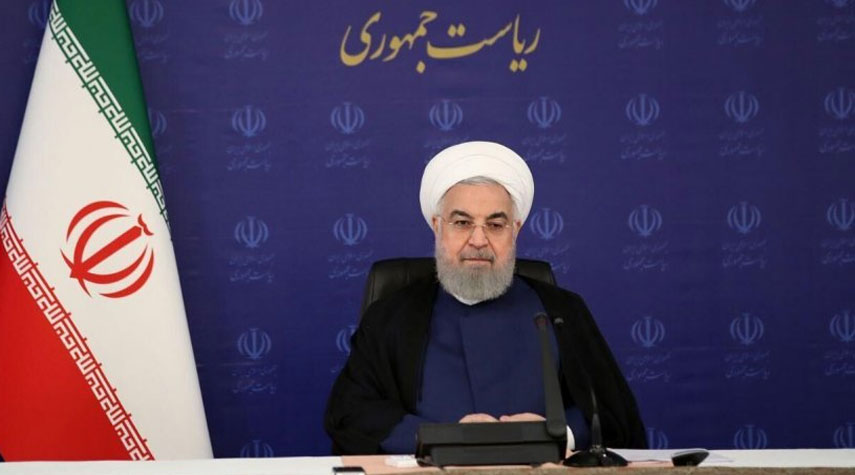 روحاني يشيد باداء مختلف القطاعات في مواجهة كورونا