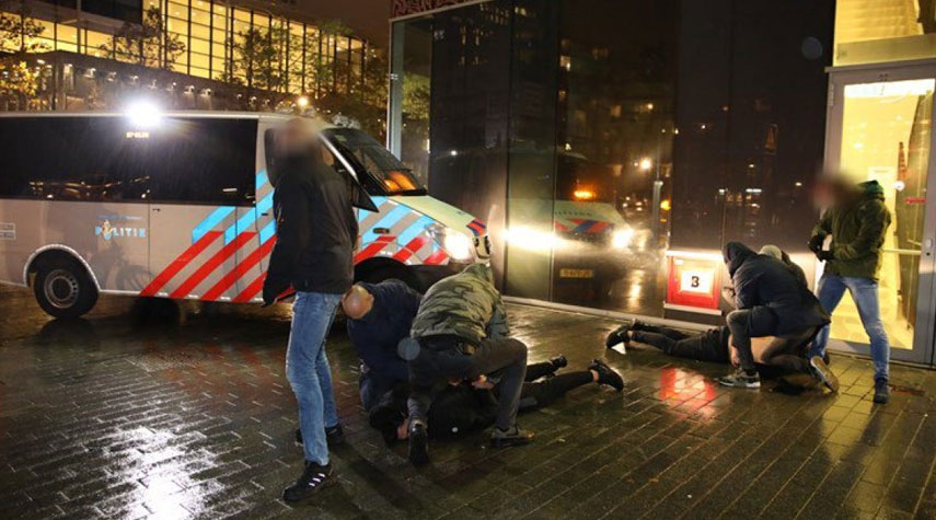 هولندا تعتقل العشرات في احتجاج على قيود كورونا