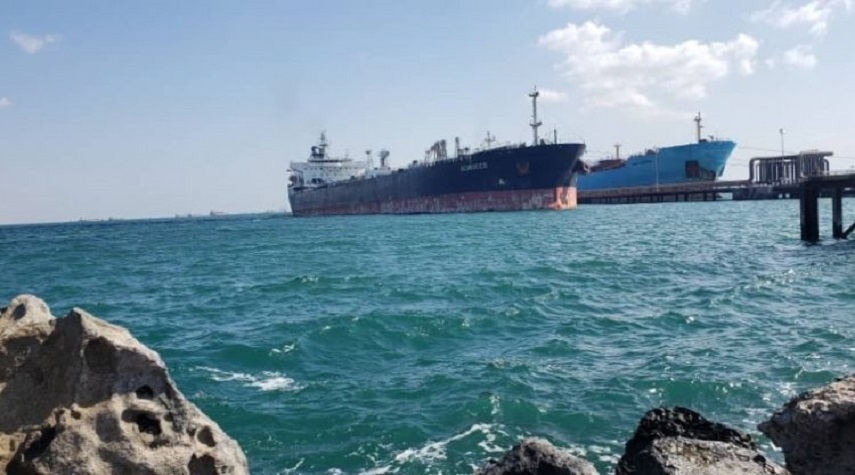 اليمن... العدوان يواصل احتجاز عشرات السفن من المشتقات النفطية