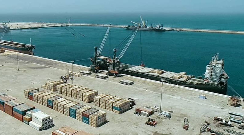 ايران ترسل اول شحنة عابرة من ميناء جابهار الى الهند
