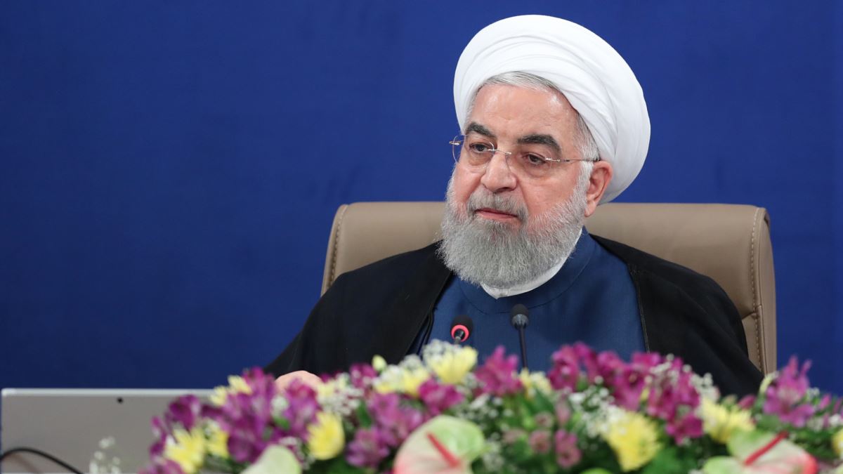 الرئيس روحاني: فيروس كورونا قد يستمر حتى نهاية العام الإيراني 