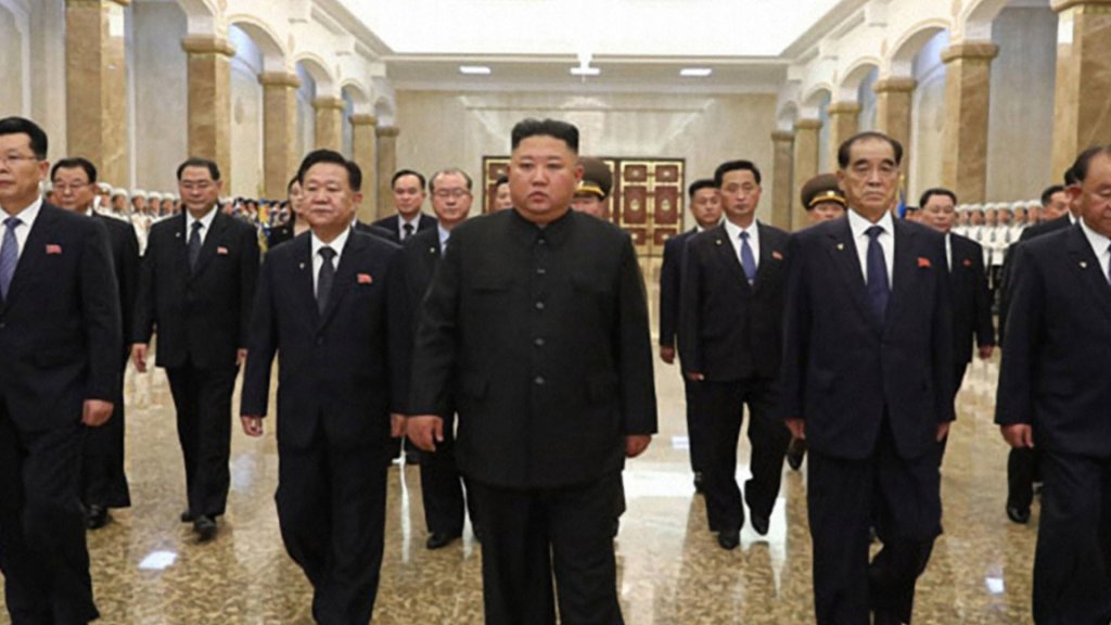  زعيم كوريا الشمالية يزور ضريح جده! 