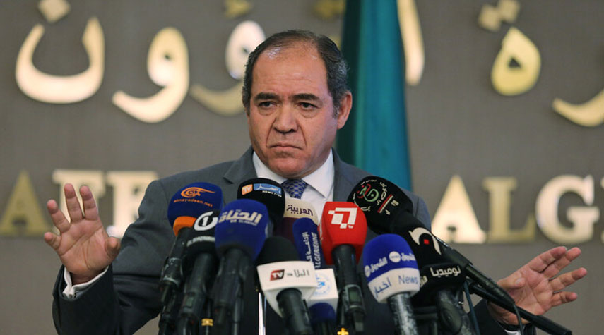 الجزائر تدعو الى وقف فوري لاطلاق النار في ليبيا