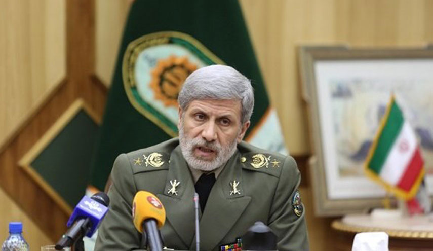 وزير الدفاع يستعرض استراتيجيات قدرات ايران الدفاعية 
