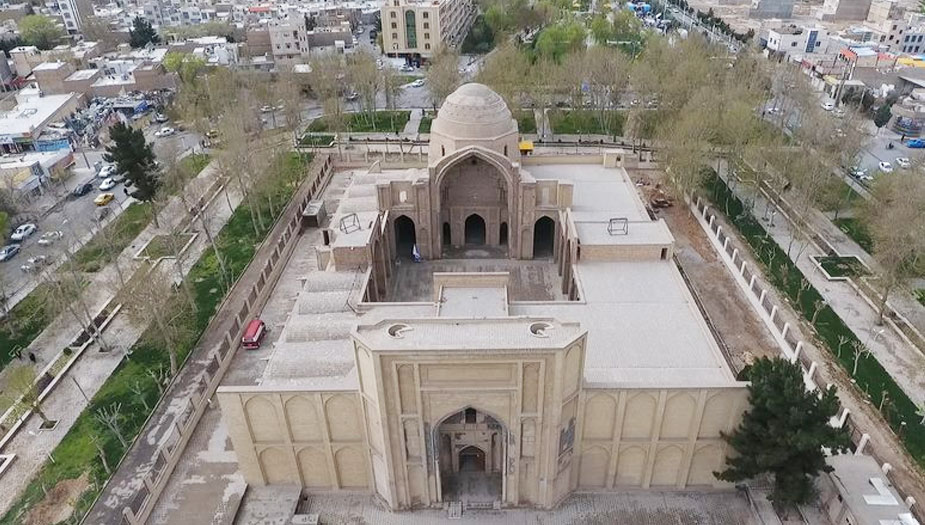 صور من ايران... جامع عمره 700 سنة في ورامين بمحافظة طهران