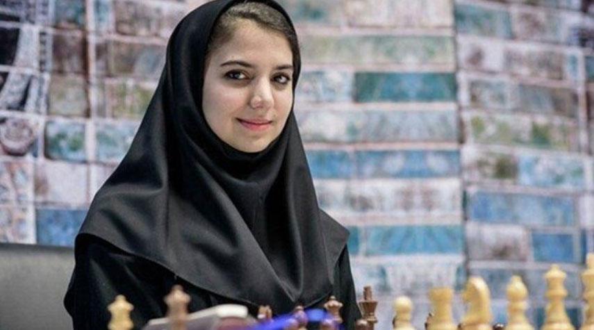 لاعبة إيرانية تتغلب على أميركية بالشطرنج