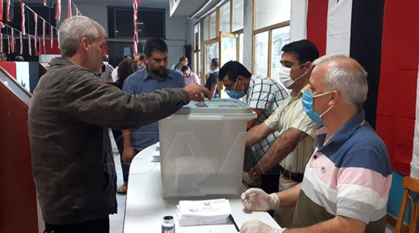 السوريون يتوجهون لصناديق الاقتراع لانتخاب مجلس شعب جديد 