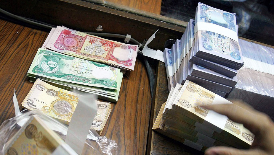 كم هو سعر صرف الدولار في العراق اليوم الجمعة؟