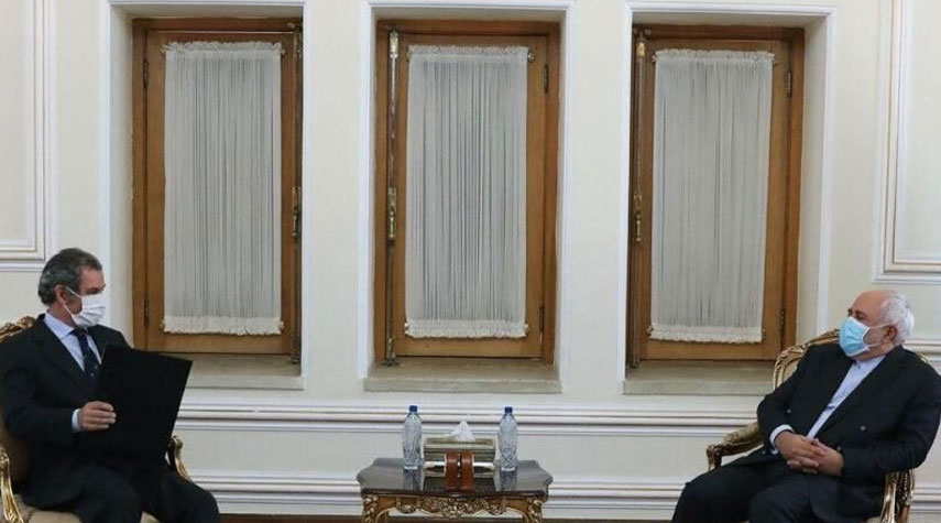 السفير البرتغالي الجديد في طهران يسلم اوراق اعتماده الى وزير الخارجية