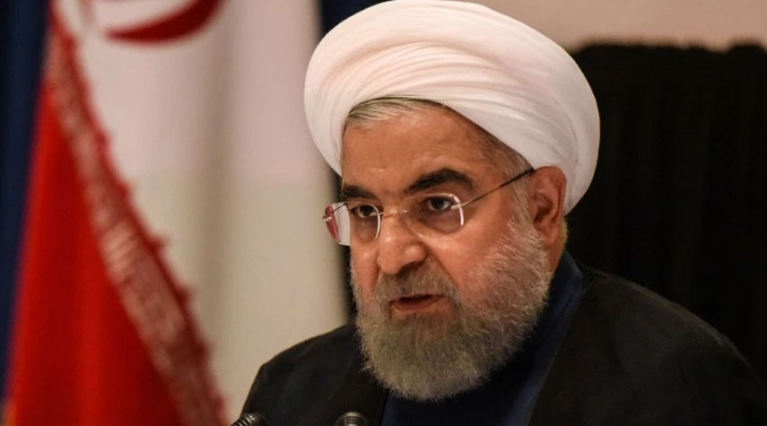 الرئيس روحاني يشيد بعمل المنتجين والناشطين في صناعات الصلب والبتروكيمياويات