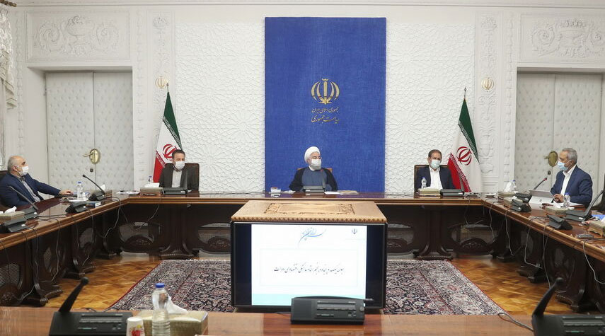 الرئيس الايراني يدعو أجهزة الدولة للإسراع بإيداع أسهم مصانعها في البورصة
