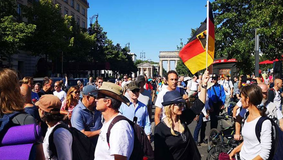 برلين تشهد مسيرة احتجاجية تحت شعار "نهاية الجائحة"