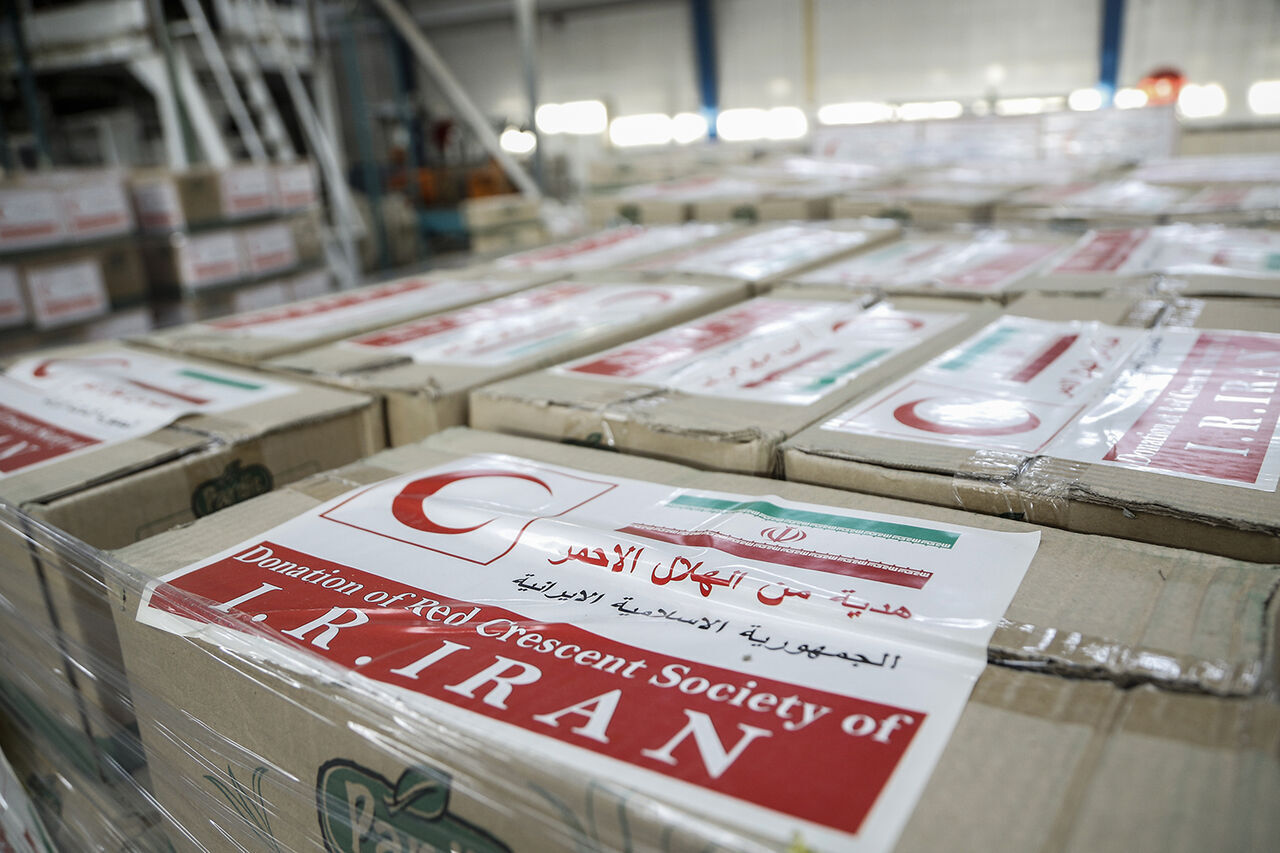 الهلال الاحمر الايراني: ارسال شحنة من المساعدات الدوائية والطبية والغذائية الى لبنان