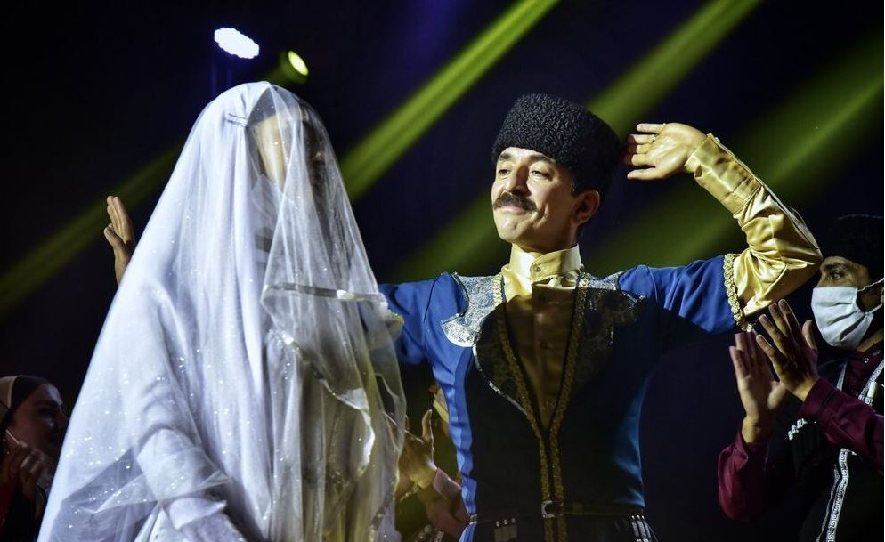 صور.. المهرجان الإفتراضي لـ "تقاليد العرس بين القوميات الإيرانية" 